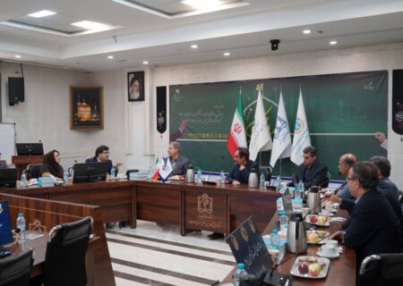 نشست مشترک ریاست محترم دانشگاه علوم پزشکی با نمایندگانی از هیات مدیره انجمن داروسازان خراسان رضوی و مدیران سازمانهای بیمه گر استان