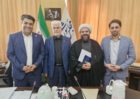 دیدار نمایندگان انجمن داروسازان خراسان رضوی با جناب آقای دکتر شهریاری رئیس محترم کمیسیون بهداشت و درمان مجلس شورای اسلامی در خصوص پیگیری داروخانه های دولتی در ایران و خراسان رضوی و مشکلات شیرخشک