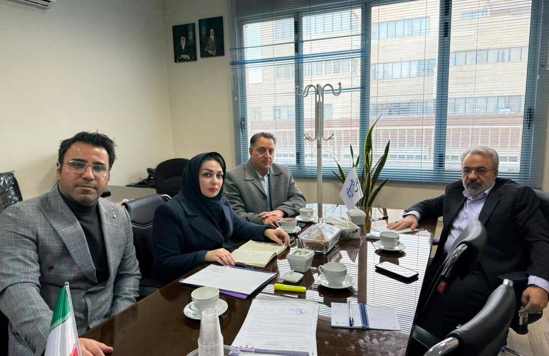 نشست اعضای هیات مدیره انجمن داروسازان خراسان رضوی در دفتر نماینده حوزه انتخابیه مشهد و کلات، جناب آقای نخعی راد