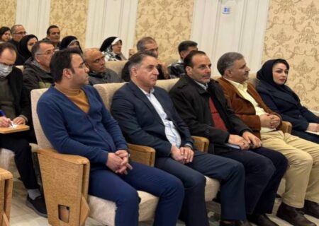 جلسه آموزشی نرم افزار فارماسی (آقای مهندس هراسی) پیرامون مباحث مدیریتی نرم افزار فارماسی
