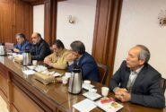 نشست دوستانه تعدادی از همکاران با اعضای هیات مدیره انجمن داروسازان خراسان رضوی