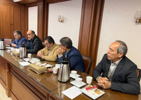 نشست دوستانه تعدادی از همکاران با اعضای هیات مدیره انجمن داروسازان خراسان رضوی