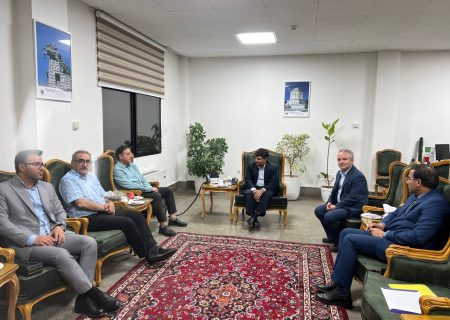 نشست در محل ساختمان فرمانداری در خصوص پیگیری مطالبات معوقه داروسازان و بیان مشکلات حوزه داروسازی