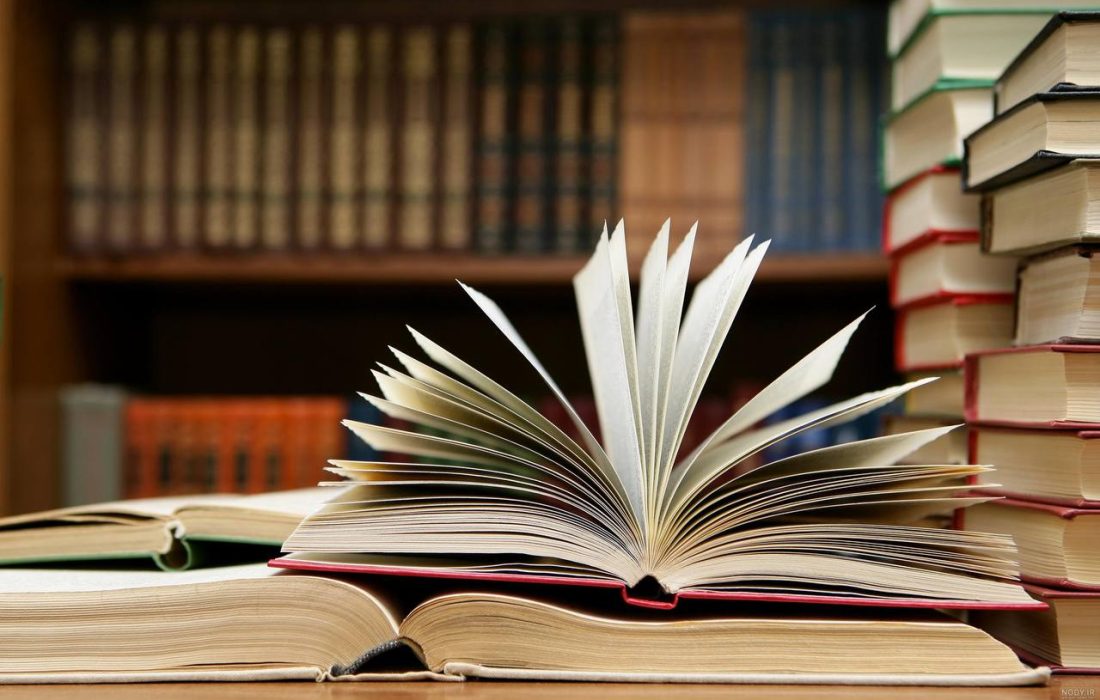 اهدای کتاب به کتابخانه انجمن داروسازان خراسان رضوی به نیت گسترش دانش و آگاهی