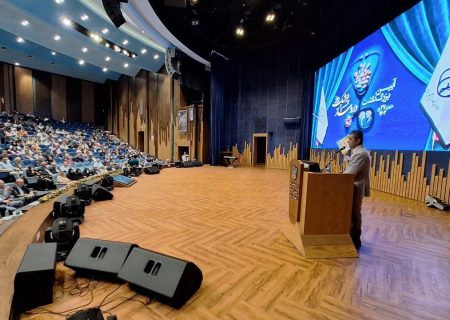 مراسم قدردانی از برگزیدگان جامعه پزشکی مشهد به مناسبت زادروز حکیم ابوعلی سینا و محمدبن زکریای رازی مرکز همایش‌های بین‌المللی شهدای سلامت