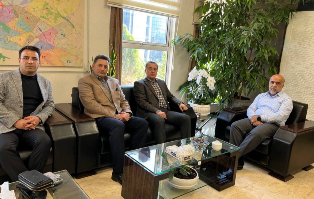 نشست کارگروه مالیاتی انجمن در دفتر مدیر کل سازمان امور مالیاتی در خصوص برخی مشکلات داروسازان در حوزه مالیاتی و سامانه مودیان