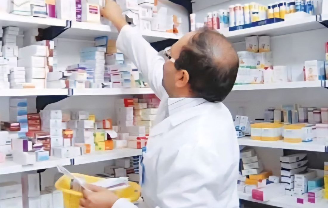 کمبود ۲۰۰ قلم دارو/ برخی داروها تا سه برابر گران شده‌اند/ سهم پرداخت از جیب بیماران به ۷۰ درصد رسیده است