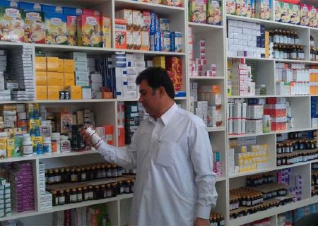 داروخانه‌های خراسان رضوی داروها را با چک ۴ ماهه خریداری می‌کنند